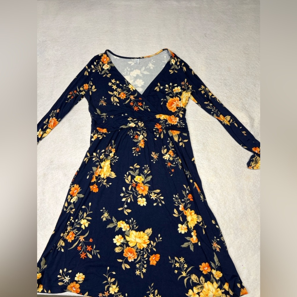 NWOT Old Navy Women’s M Maternity Swing Dress Blue Yellow Floral Knit Long Slv - Picture 2 of 6